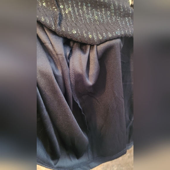 Fancy Black/Green Dress - Picture 2 of 7